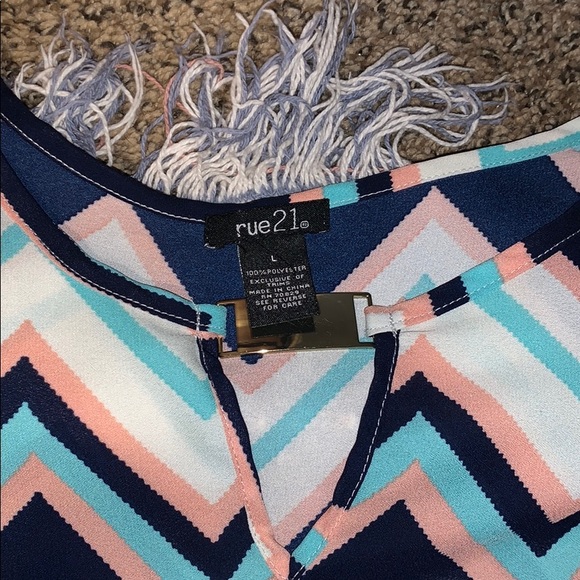 Blouse - Picture 2 of 3